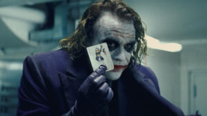 Heath Ledger: O arrepiante livro que Christopher Nolan deu para ele se preparar no Coringa